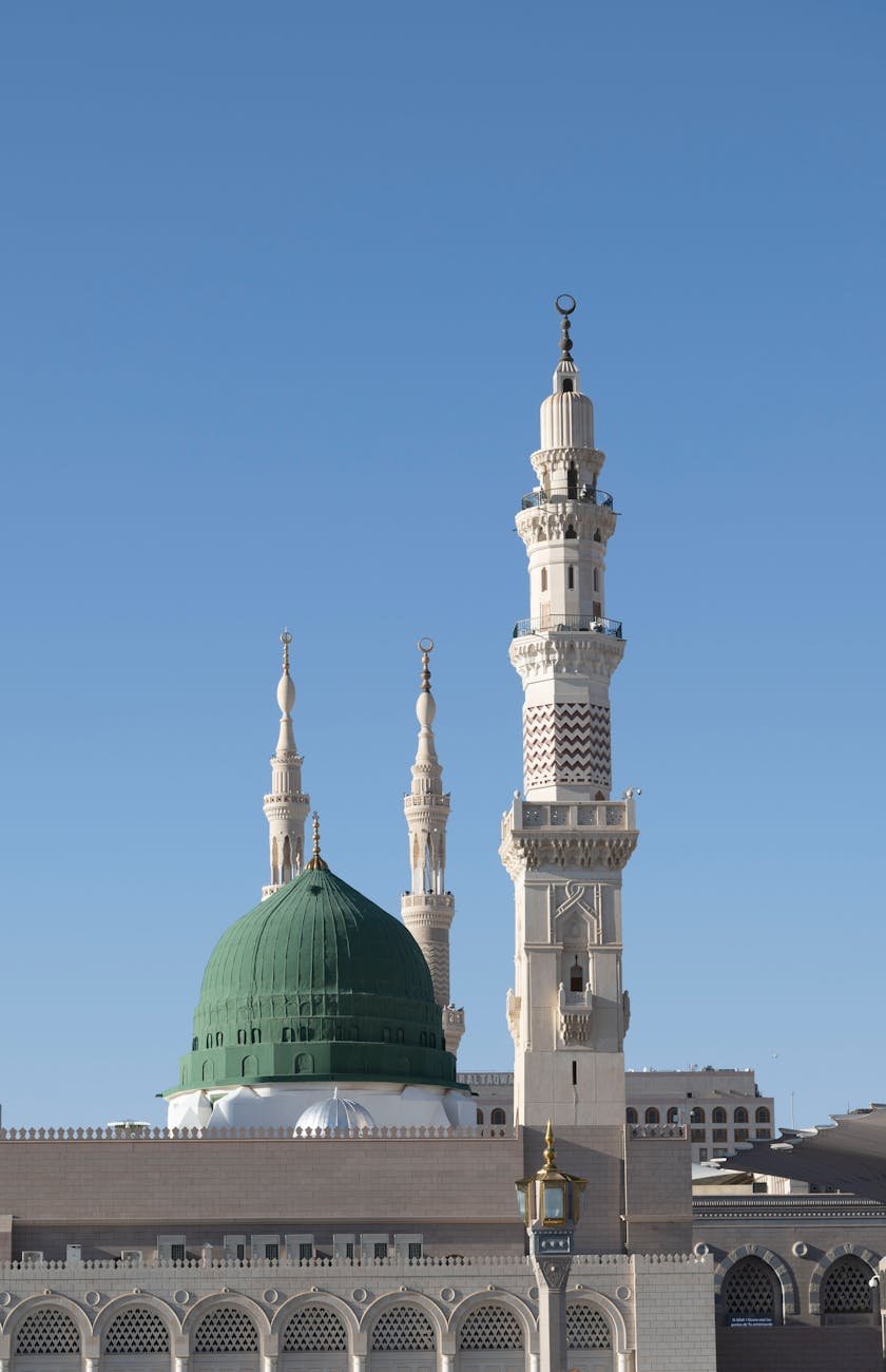 iconic green dome of al masjid an nabawi