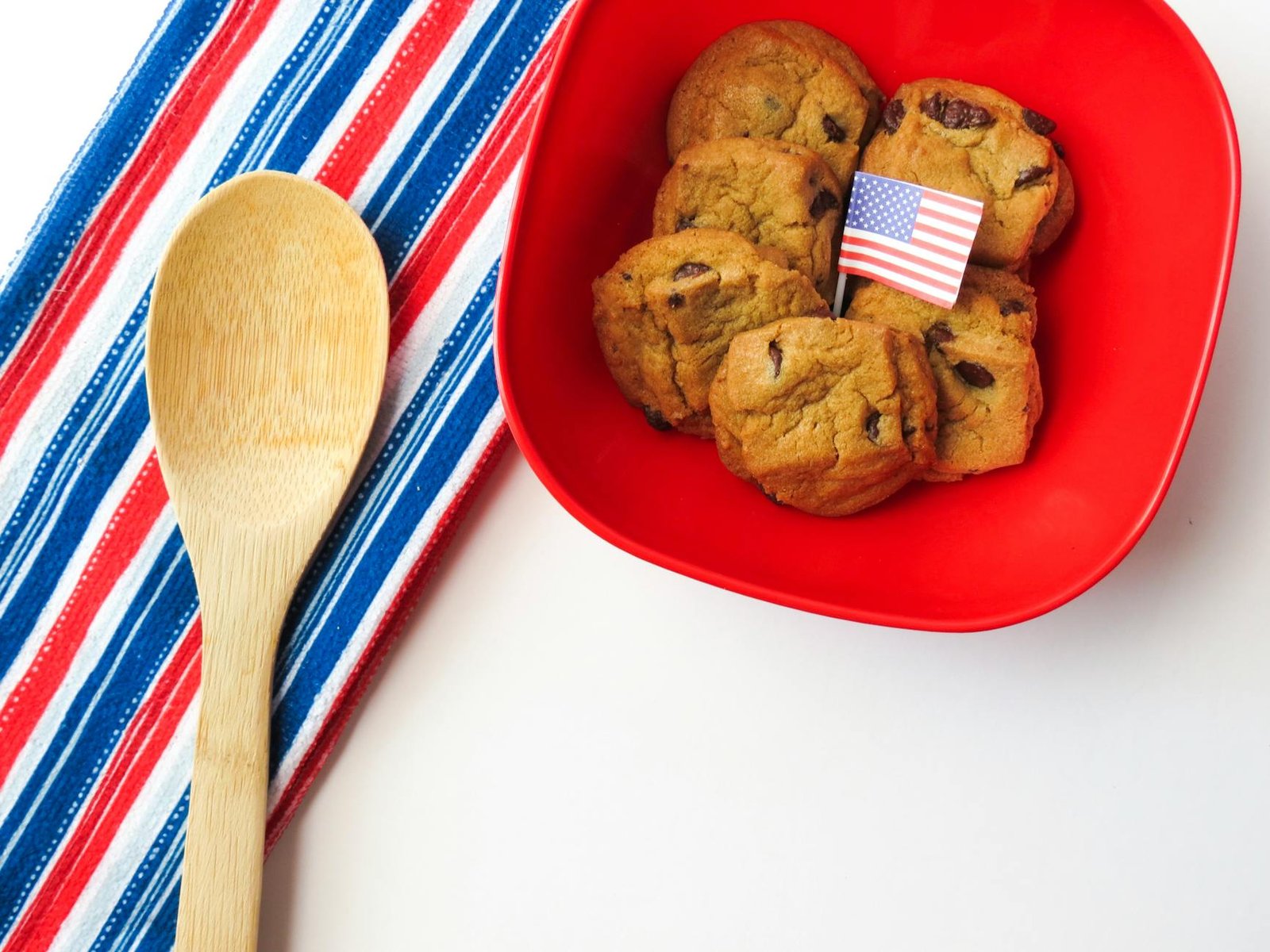 several chocolate cookies on bowl