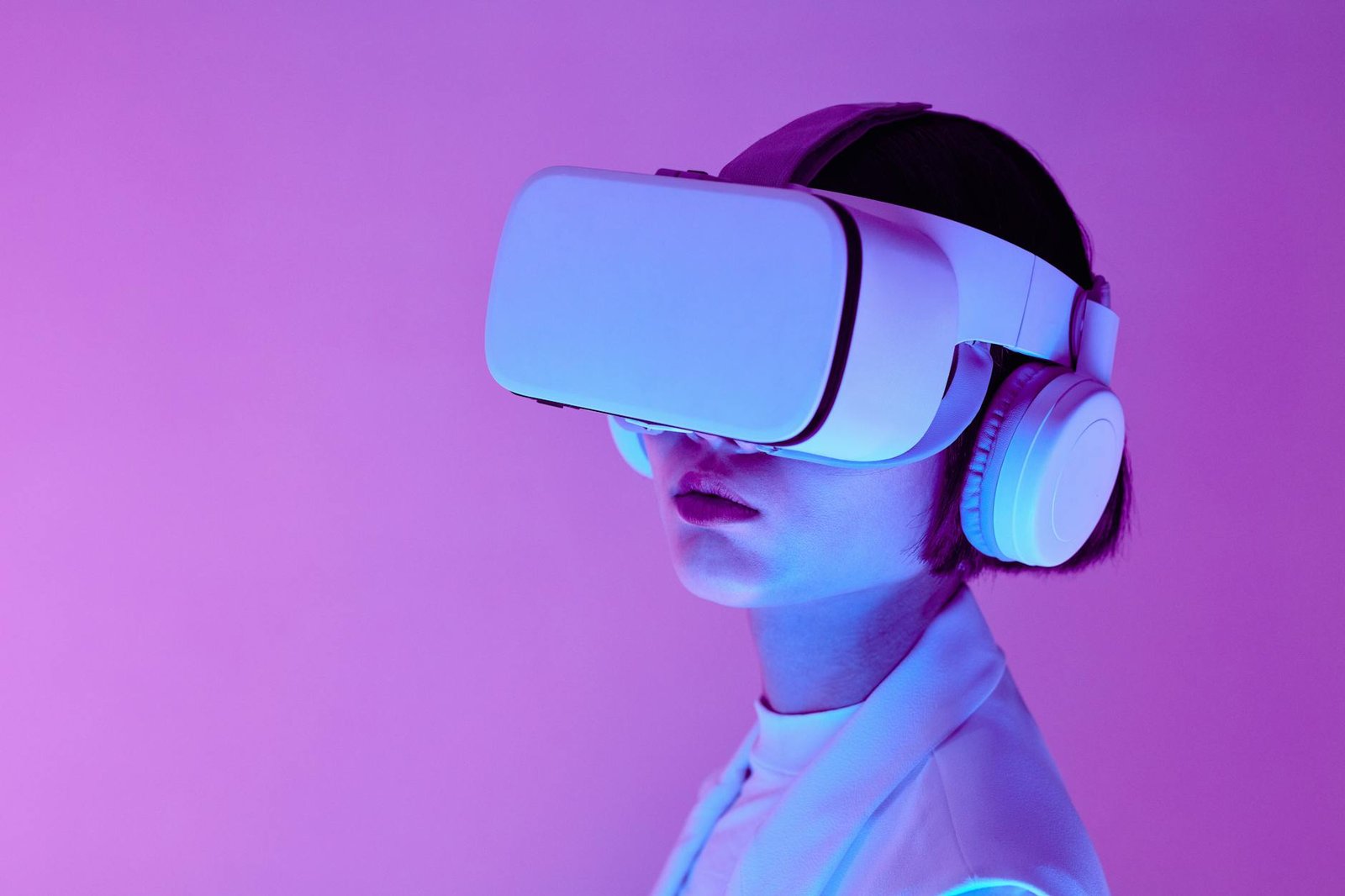 a woman using virtual goggles