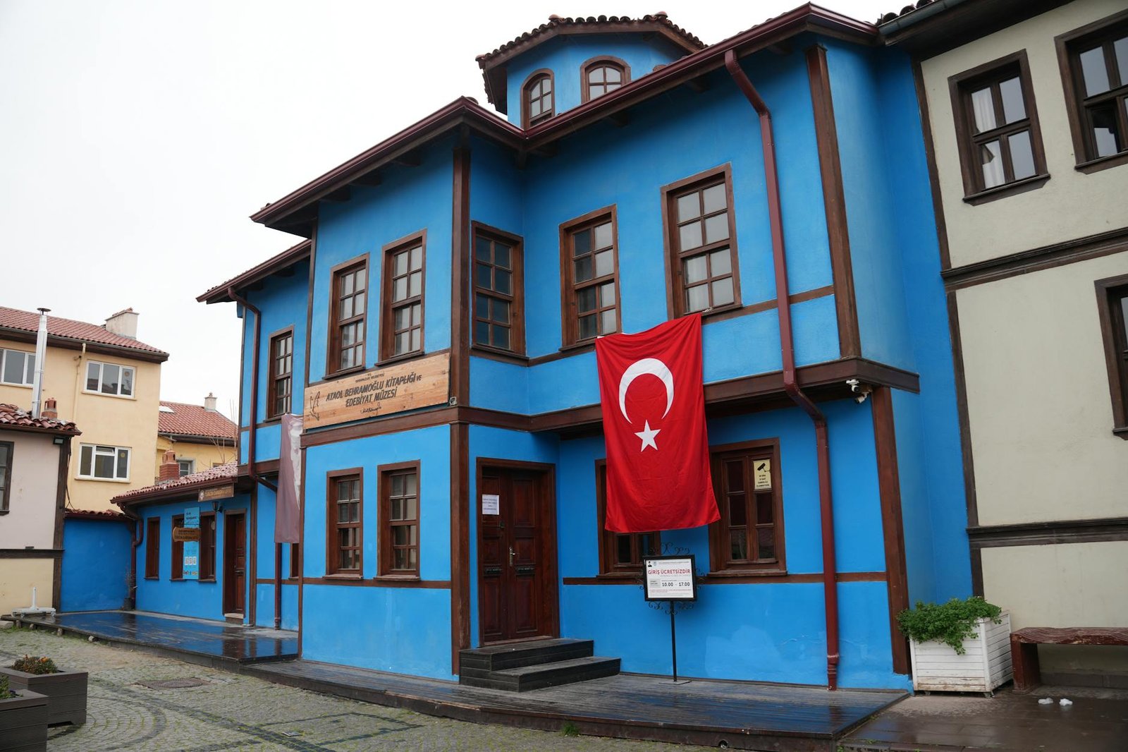 traditional ottoman house with turkish flag
