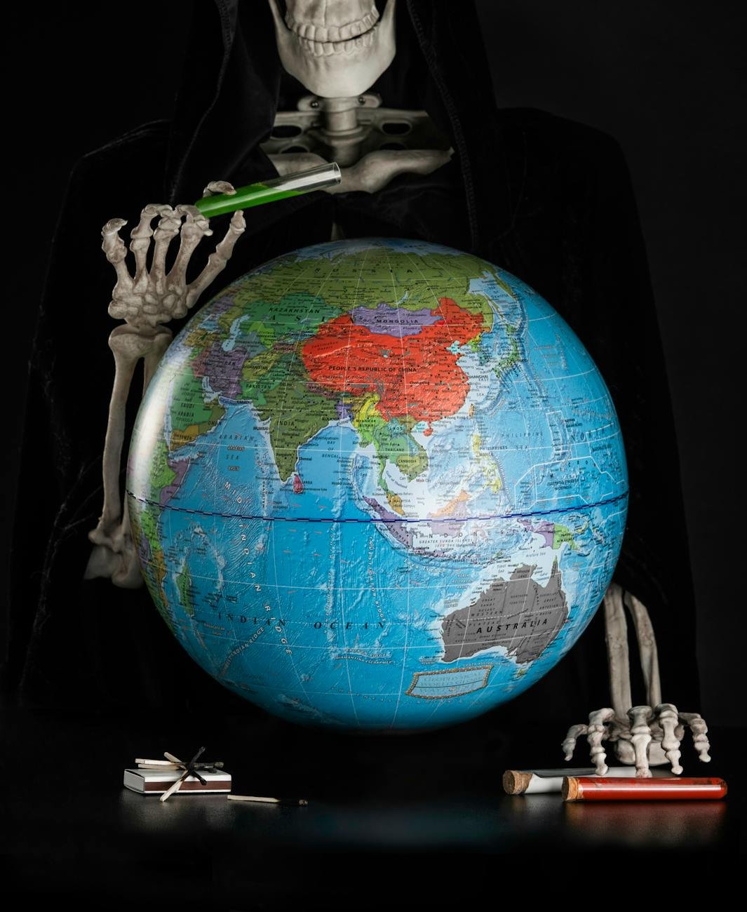 desk globe on a skeleton