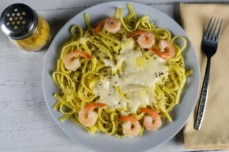 close up photo of pasta on plate