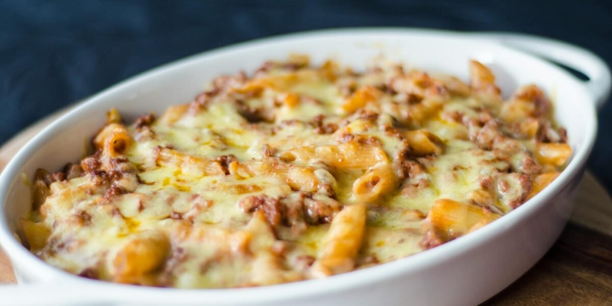 close up photography of baked mac