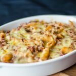 close up photography of baked mac